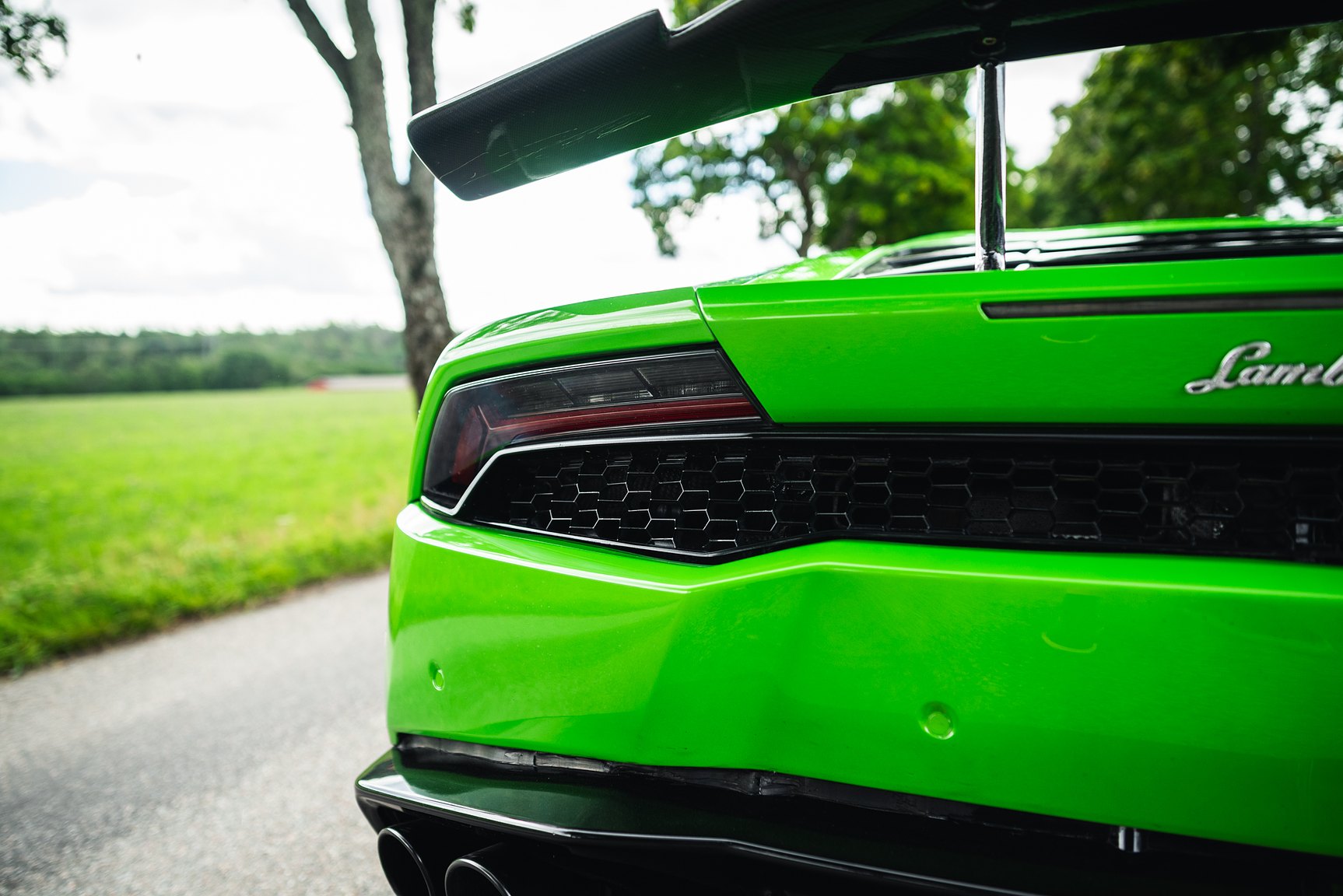 Exterior image of 2016 Lamborghini Huracan LP-610-4