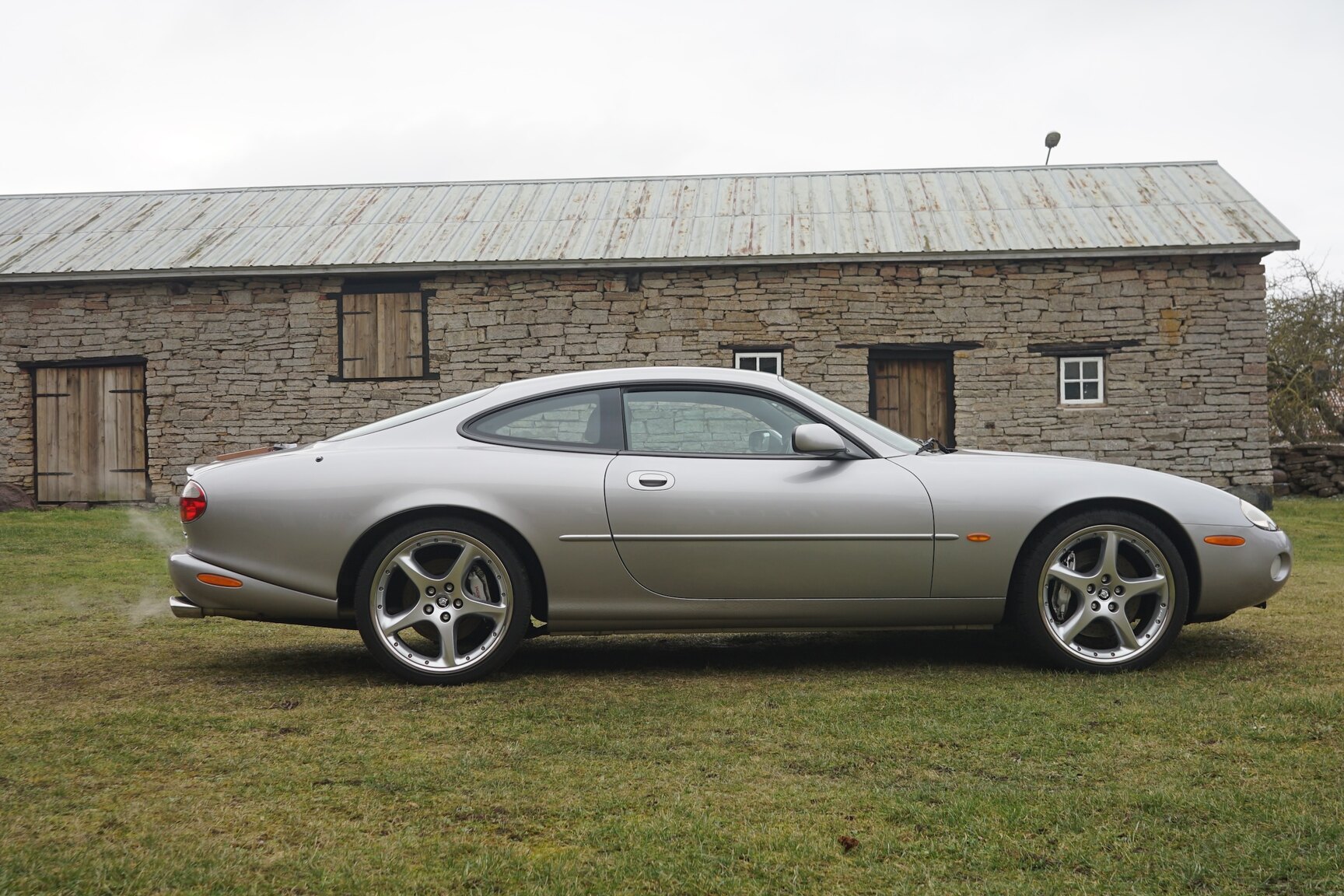 Exterior image of 2001 Jaguar XKR Silverstone