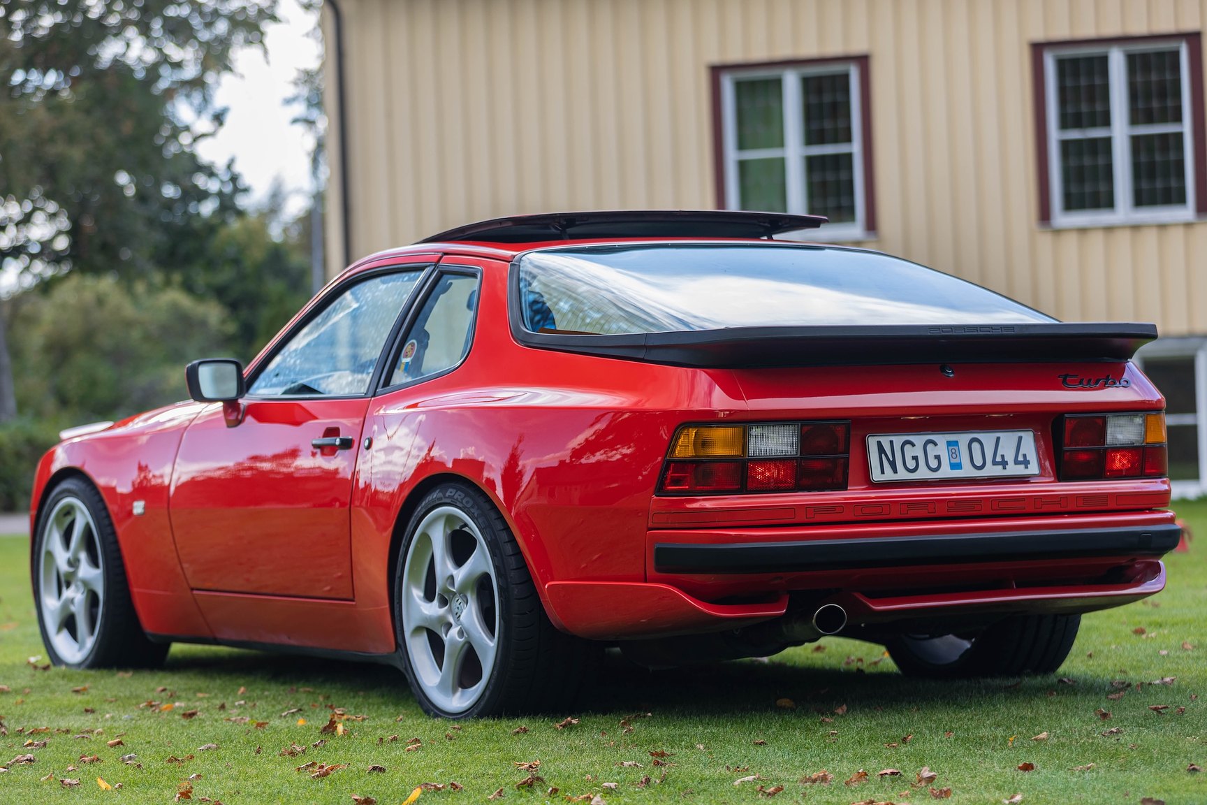 Exteriörbild på 1988 Porsche 944 Turbo