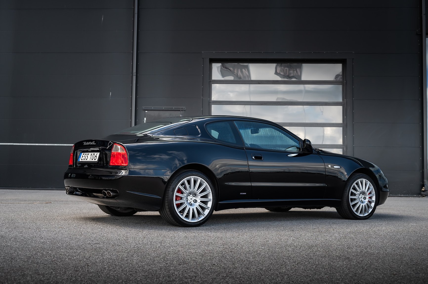 Exterior image of 2004 Maserati Coupé 4.2 V8 Cambiocorsa