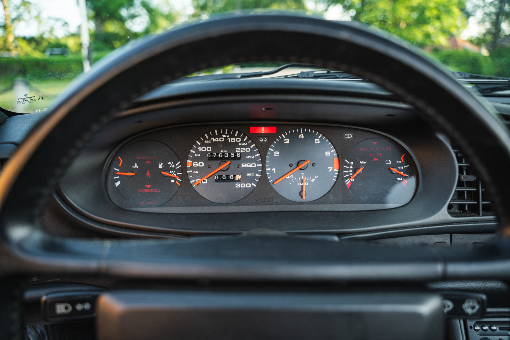 Innenraumfoto von 1991 Porsche 944 Turbo Cabriolet