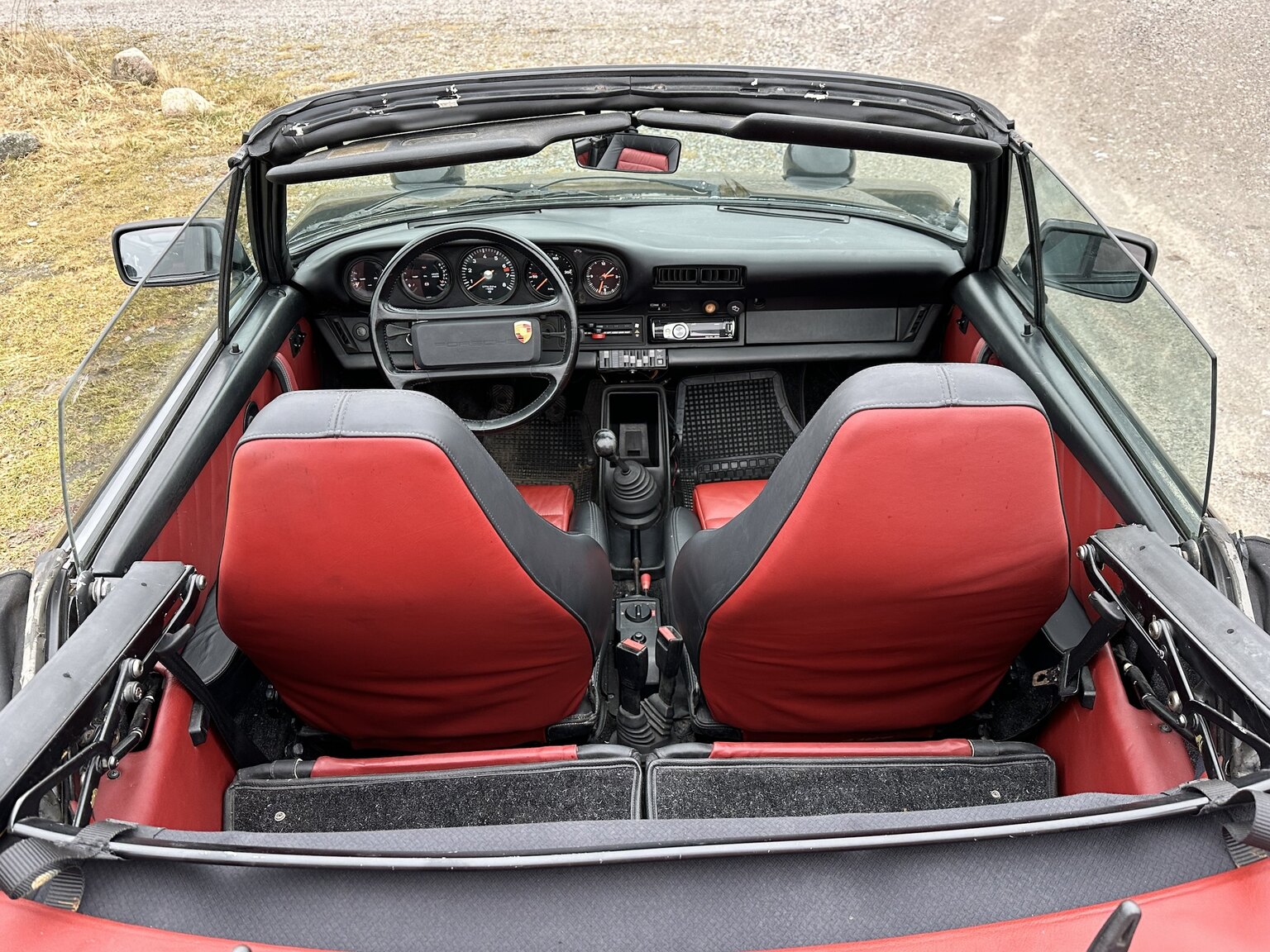 Exteriörbild på 1972 Porsche 911 T (25)