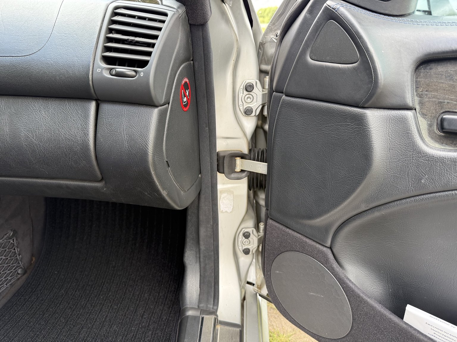 Interior image of 2000 Mercedes-Benz CLK 55 AMG Coupé
