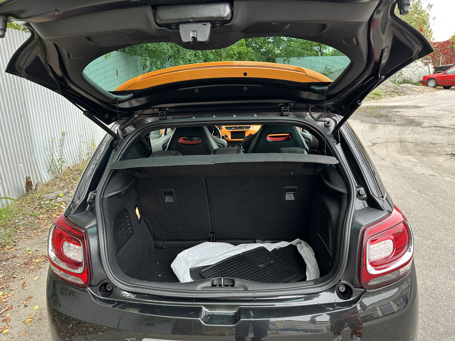 Interior image of 2012 Citroen DS3 Racing  (22)