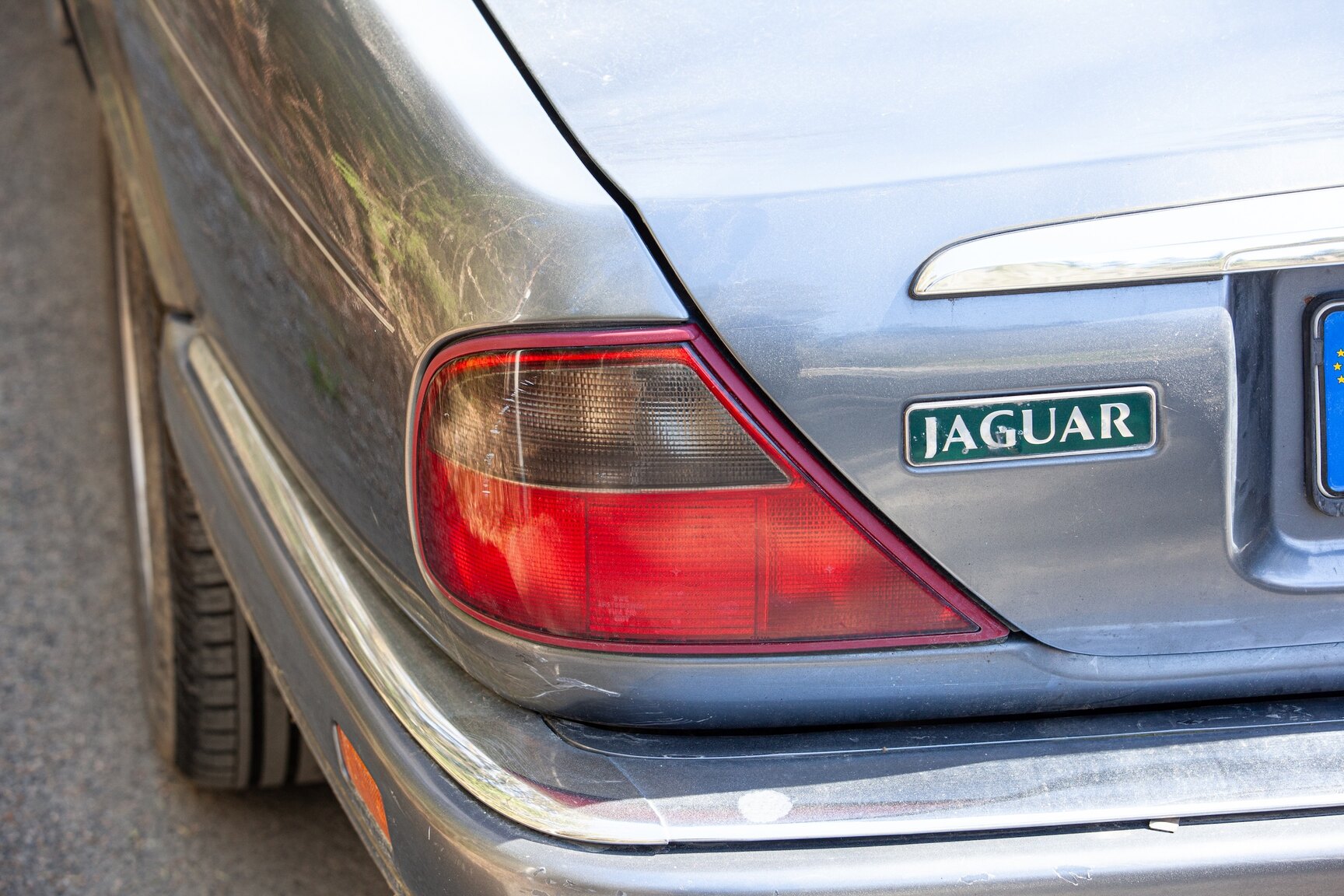 Exterior image of 1997 Jaguar XJ6 3.2