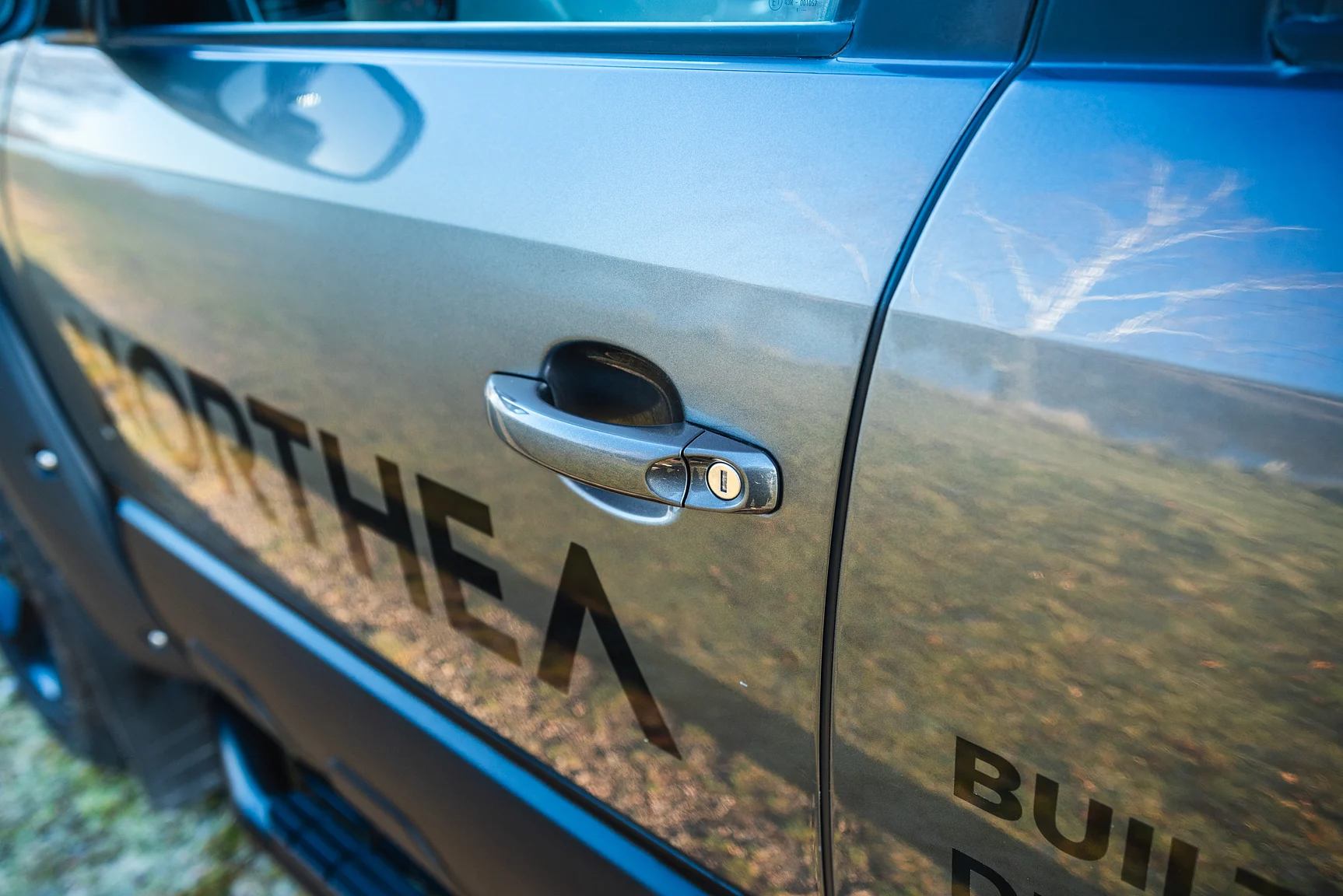 Exterior image of 2020 Northea Camper Expedition Volkswagen Amarok (81)