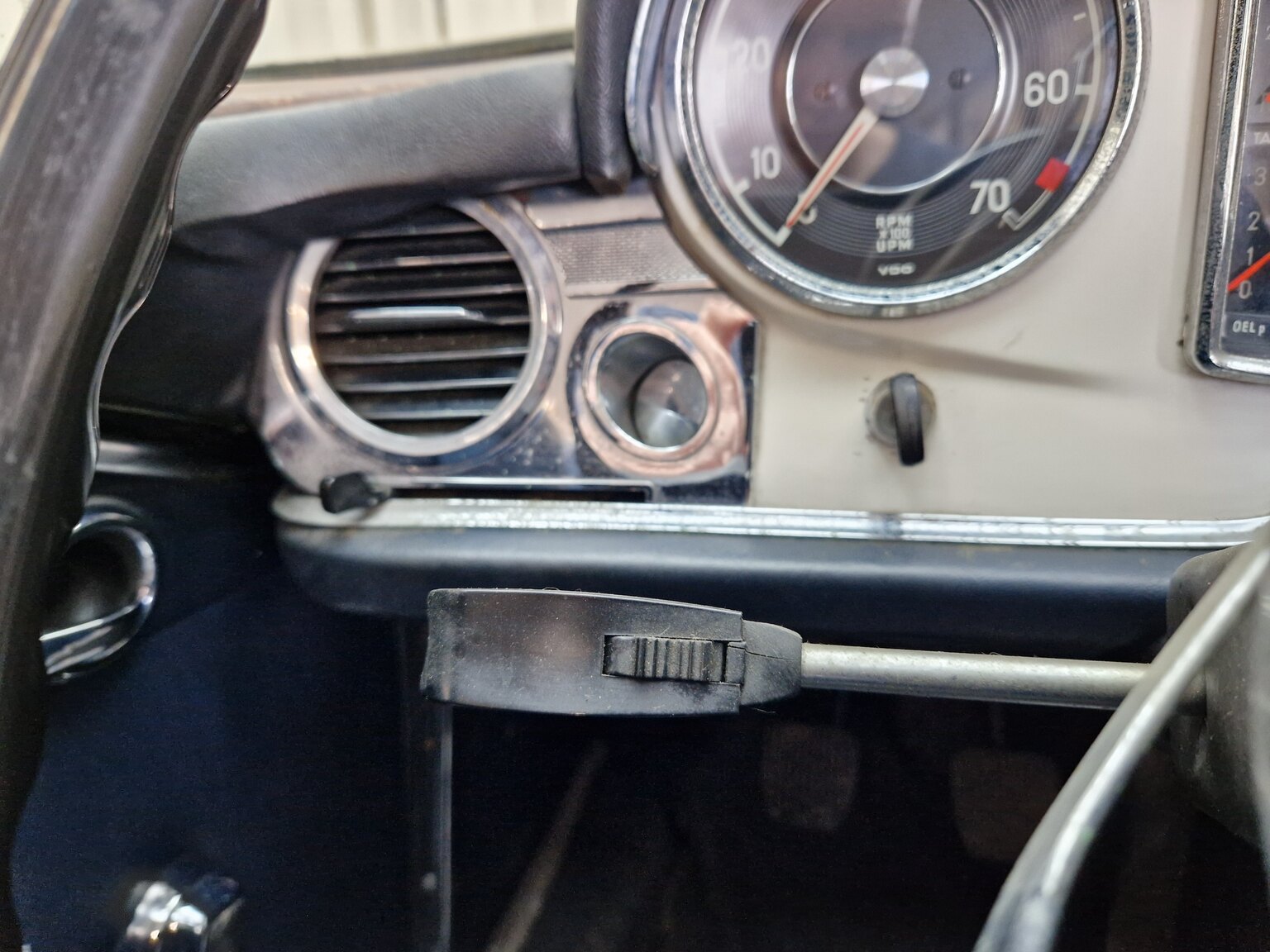 Interiörbild 1964 Mercedes-Benz 230SL Pagoda