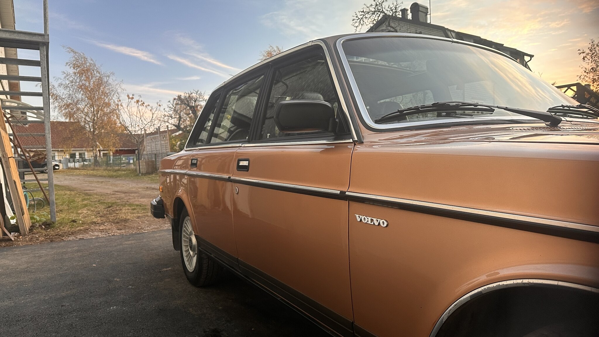 Exteriörbild på 1981 Volvo 244 GLE D6