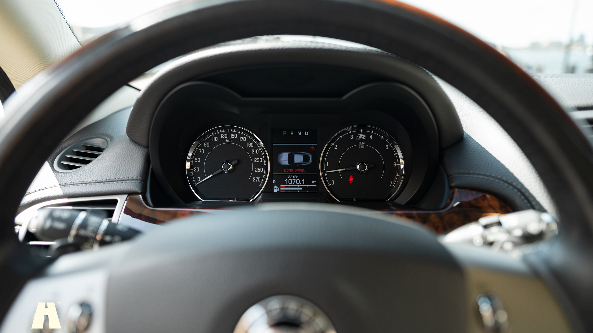 Interior image of 2008 Jaguar XKR (42)