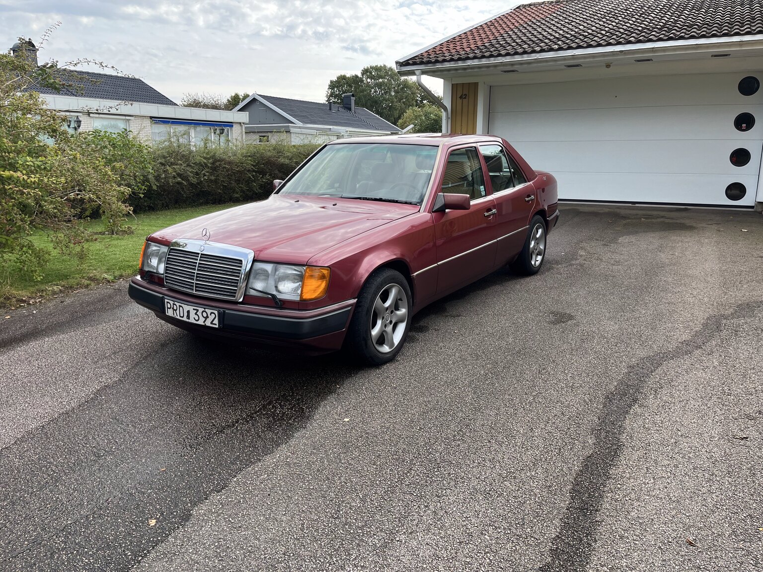 Exterior image of 1990 Mercedes-Benz 230 E