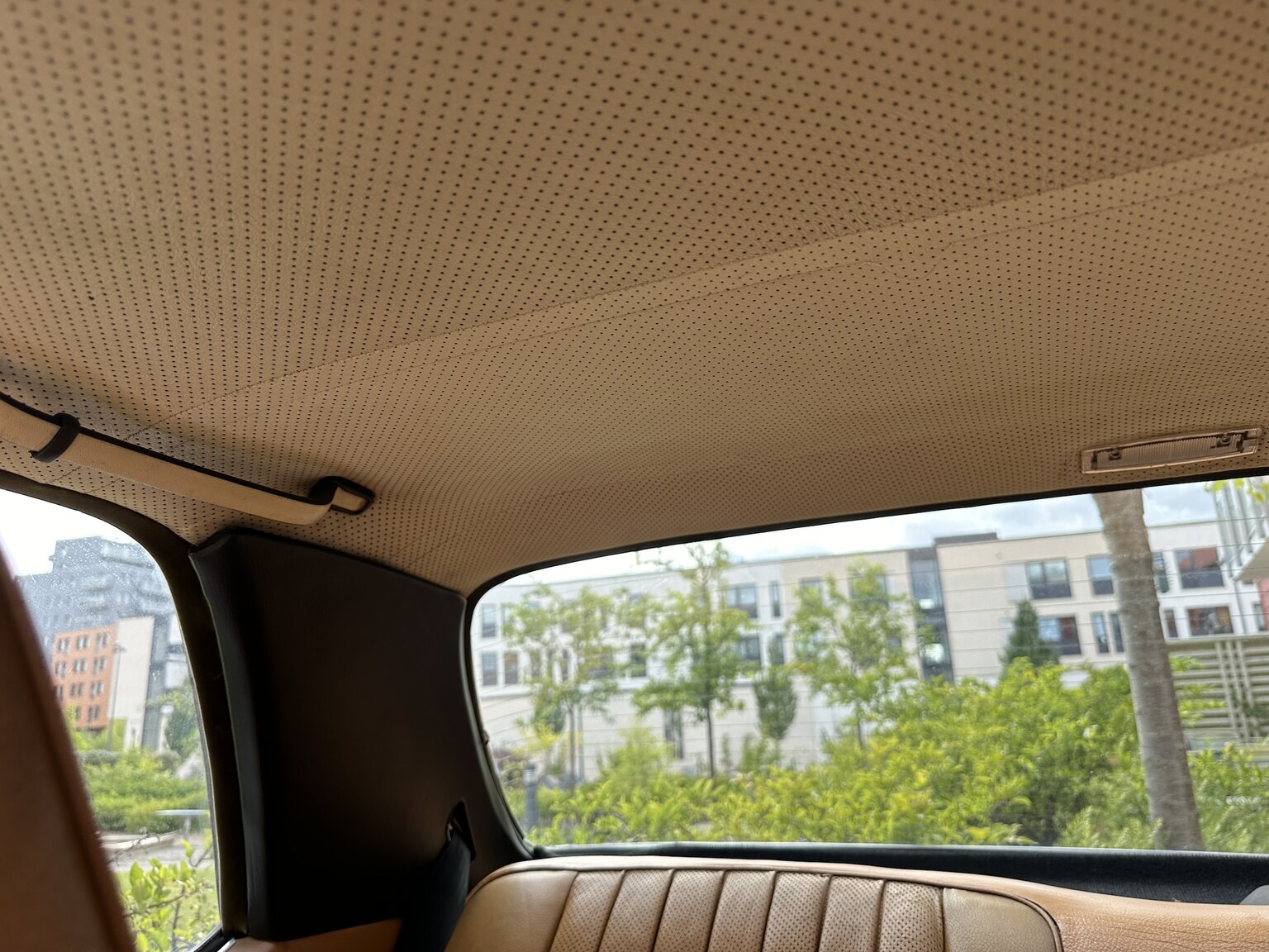 Interiörbild 1977 Mercedes-Benz 280 CE