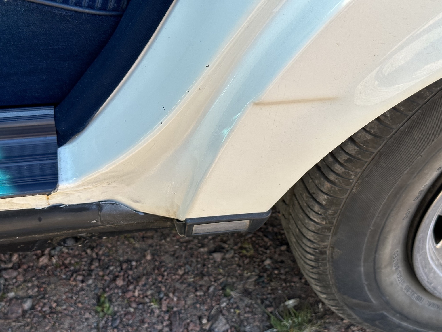 Interior image of 1985 Mercedes-Benz 200