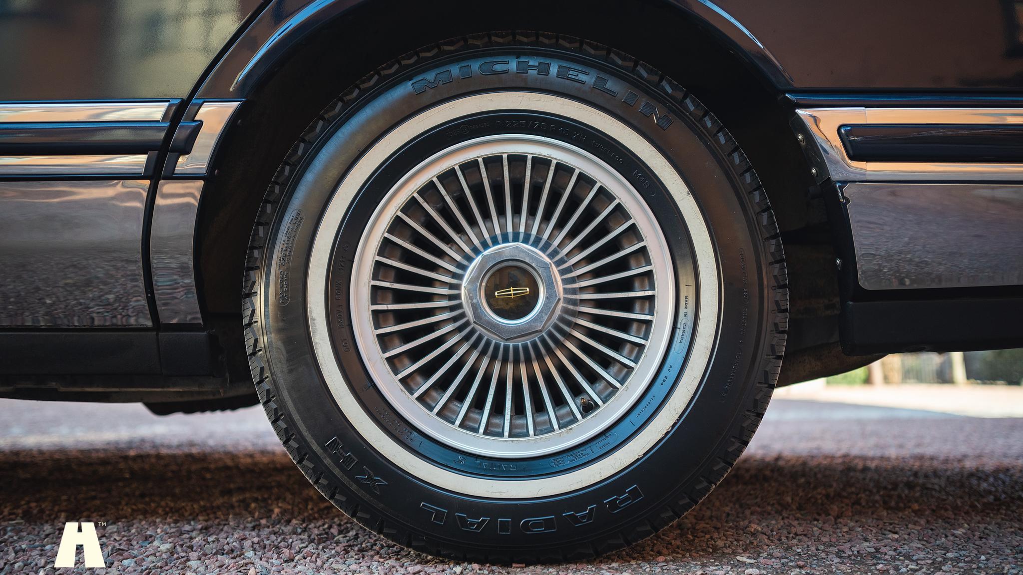 Exteriörbild på 1992 Lincoln Town Car Limousine 