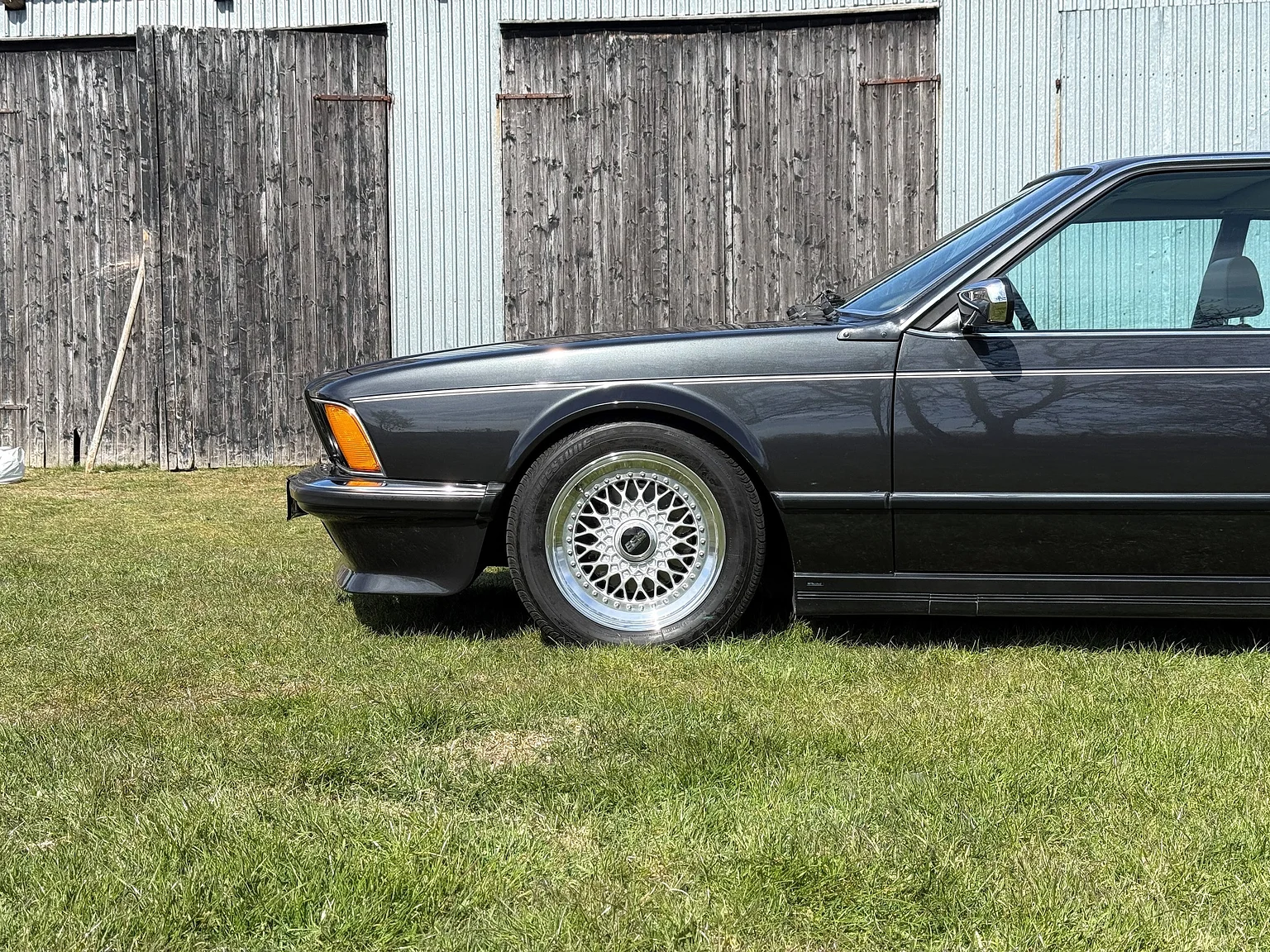 Exterior image of 1985 BMW 635 CSiA (E24) (15)