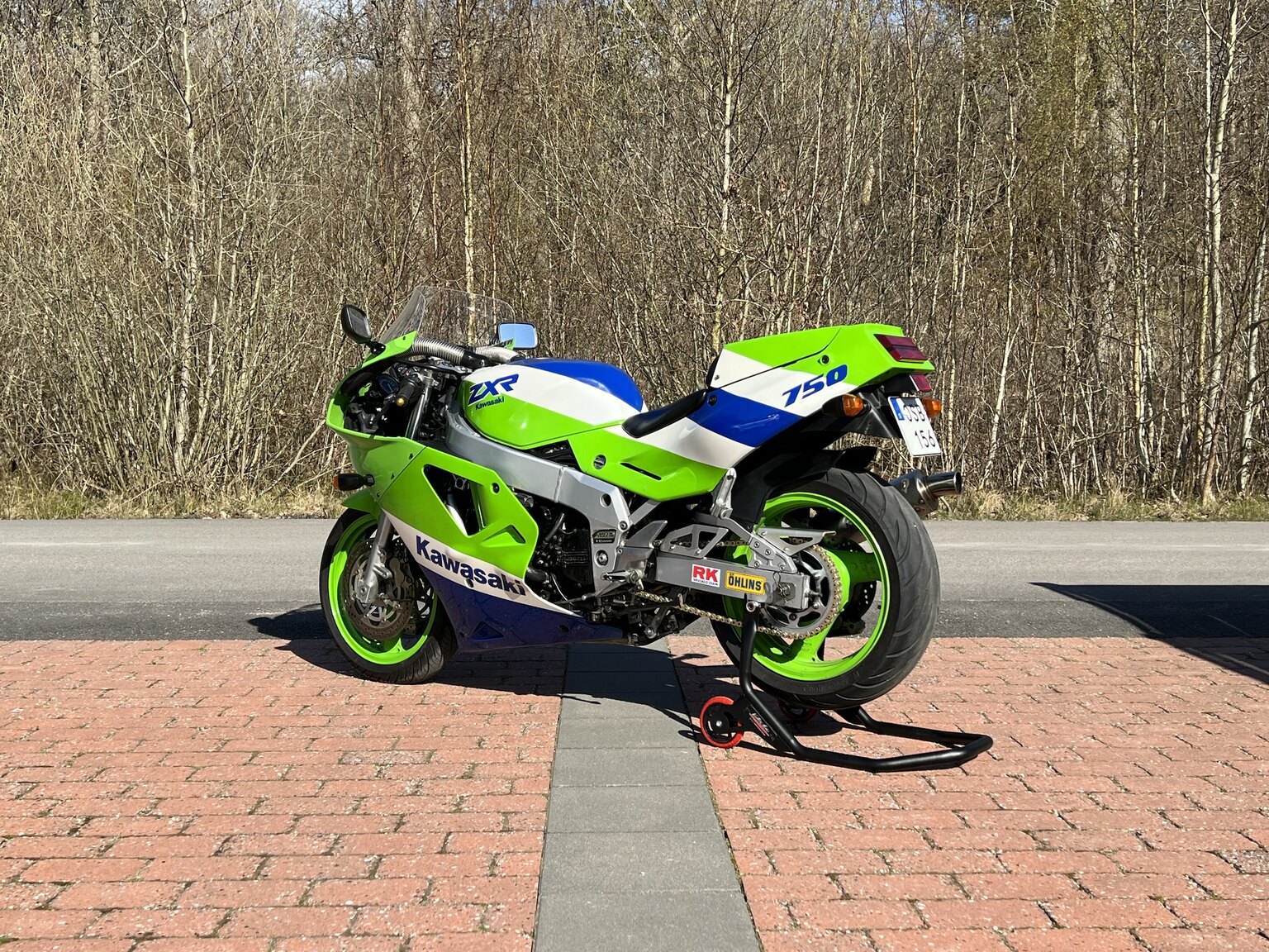 Exterior image of 1989 Kawasaki ZXR 750 H1 (4)