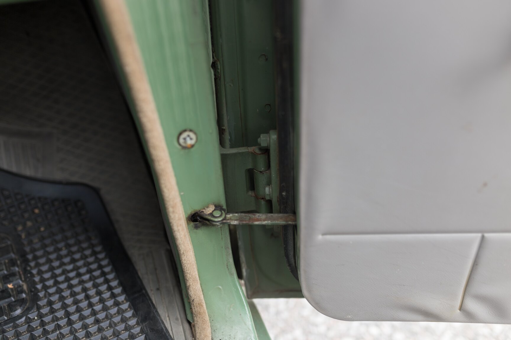 Interior image of 1959 Ford Consul (61)