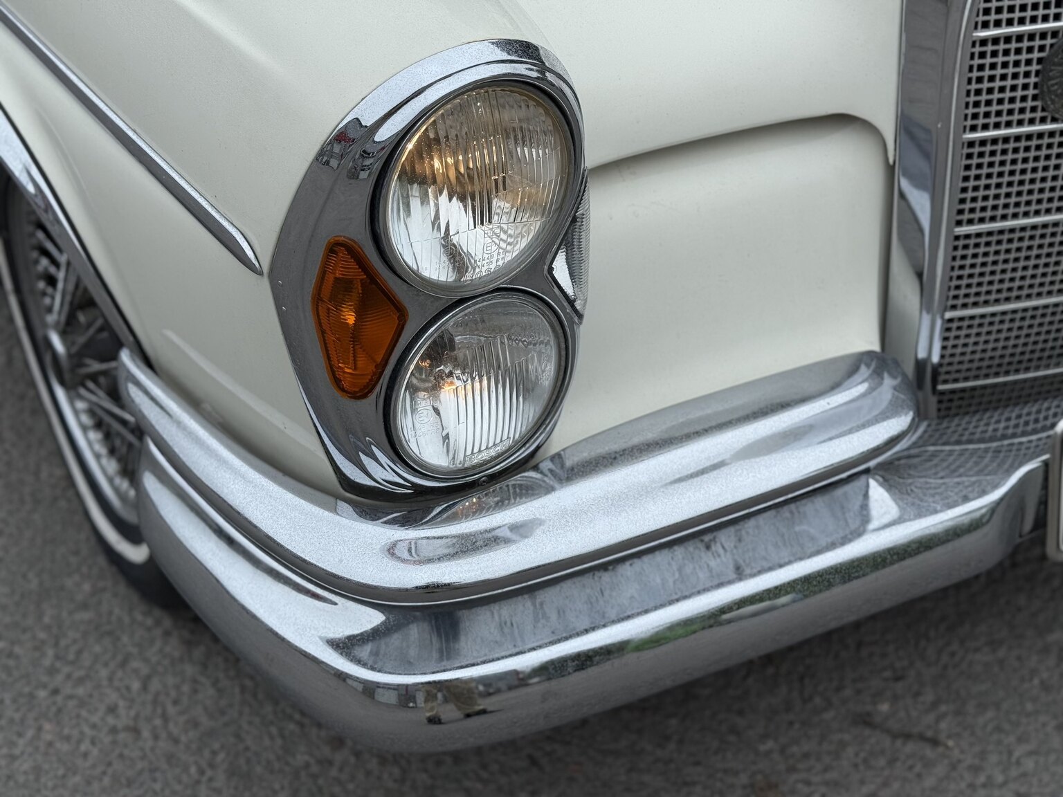 Exteriörbild på 1963 Mercedes-Benz 220 SE