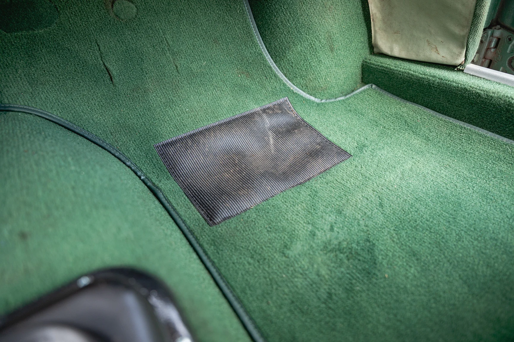 Interior image of 1968 Morris Minor Traveller (40)