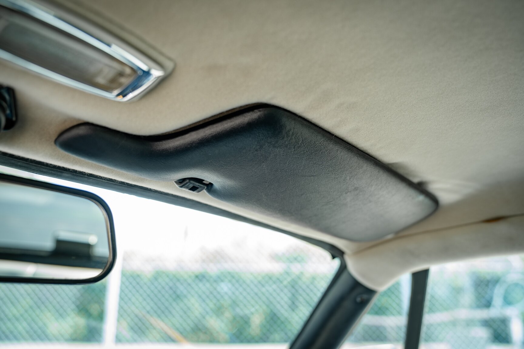 Interior image of 1985 Jaguar XJ-S HE