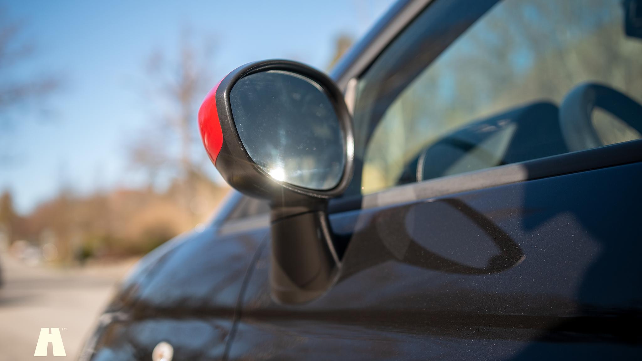 Exteriörbild på 2016 Abarth 595 Competizione (47)