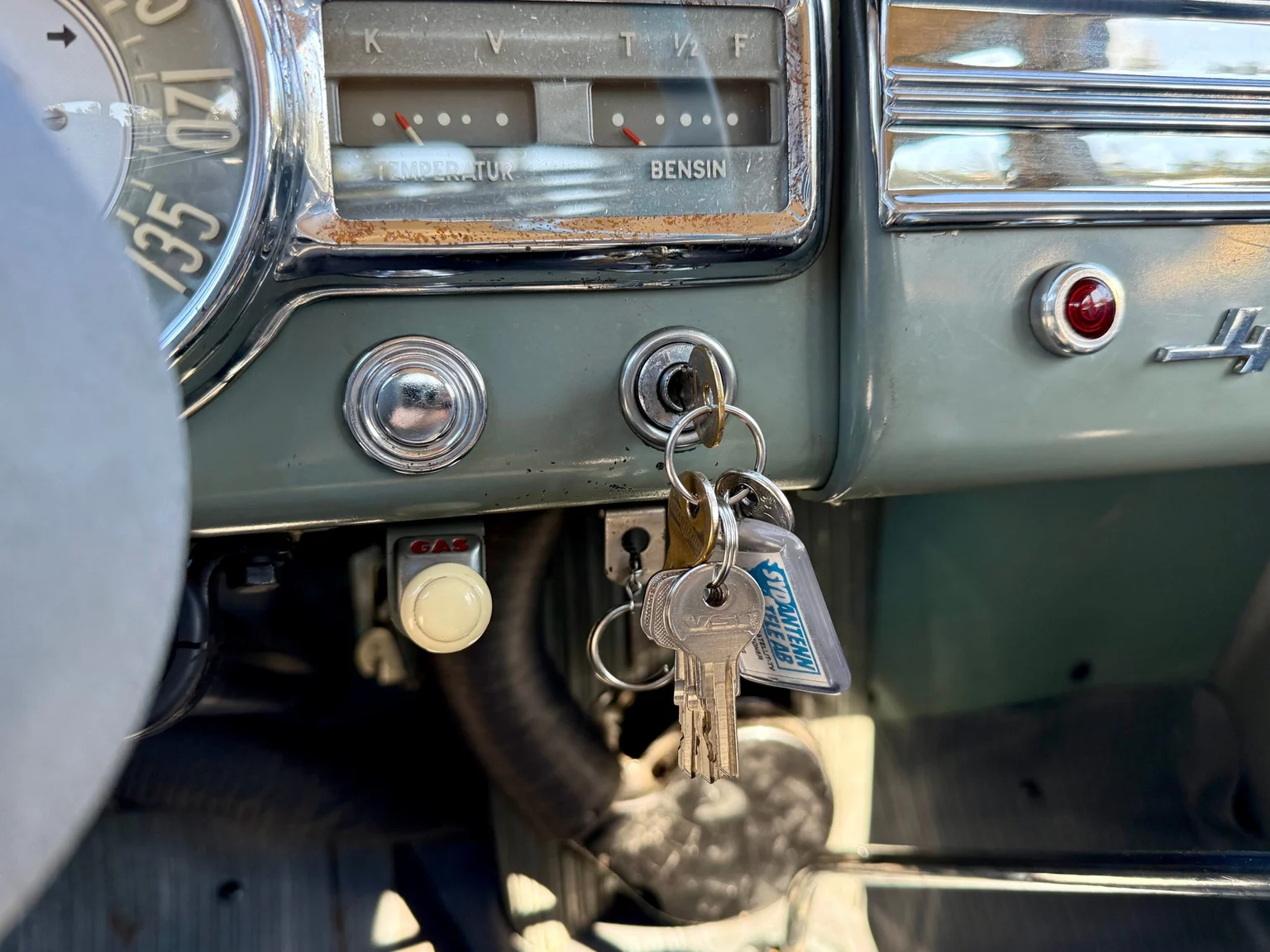 Innenraumfoto von 1953 Volvo PV444E (23)