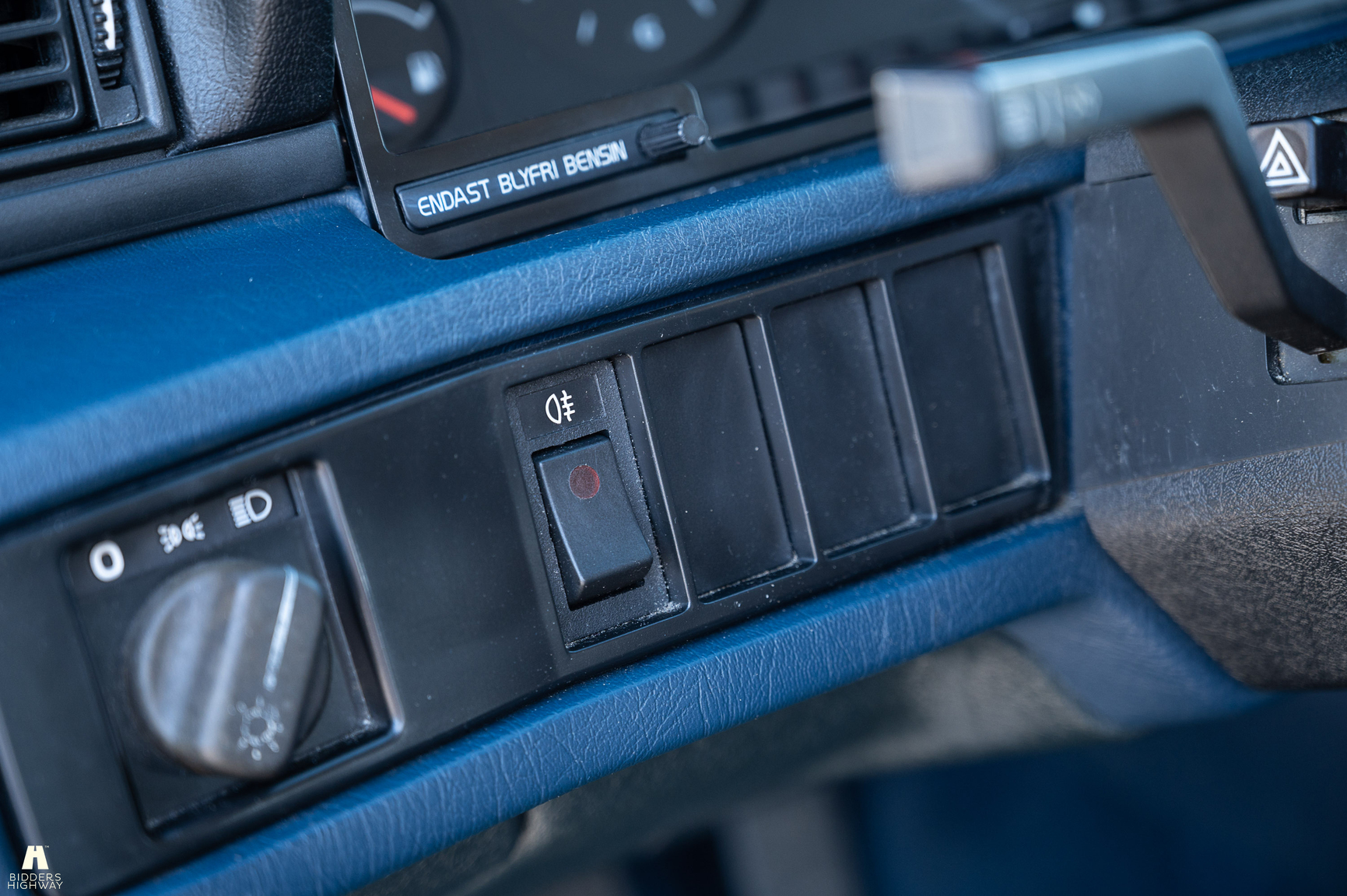 Interior image of 1988 Volvo 740 GL (3)