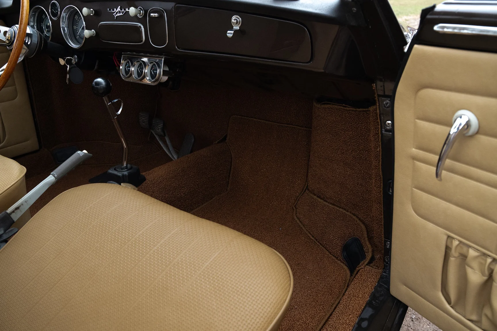 Innenraumfoto von 1962 Volkswagen 1200 Karmann Coupe (18)