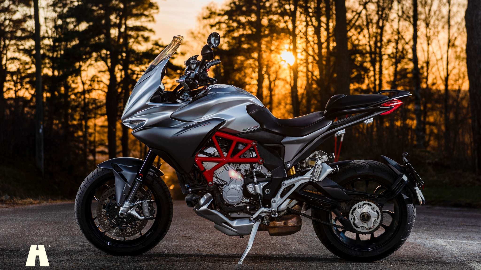 Exteriörbild på 2015 MV Agusta Veloce Turismo 800
