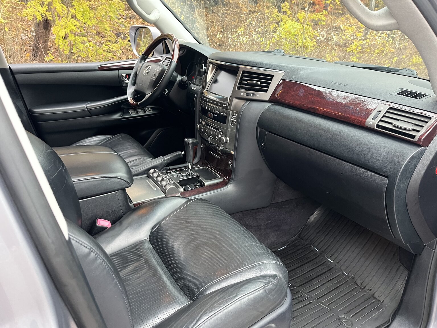 Interiörbild 2011 Lexus LX570