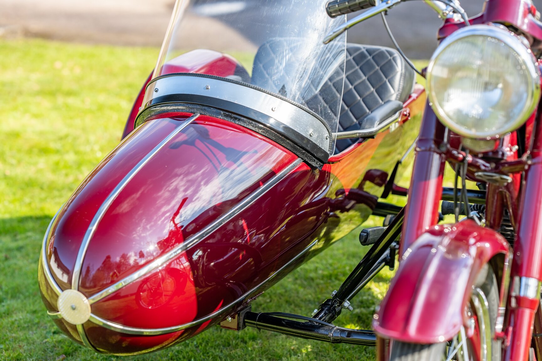 Exteriörbild på 1954 Ariel FH 650 Huntsmaster Twin