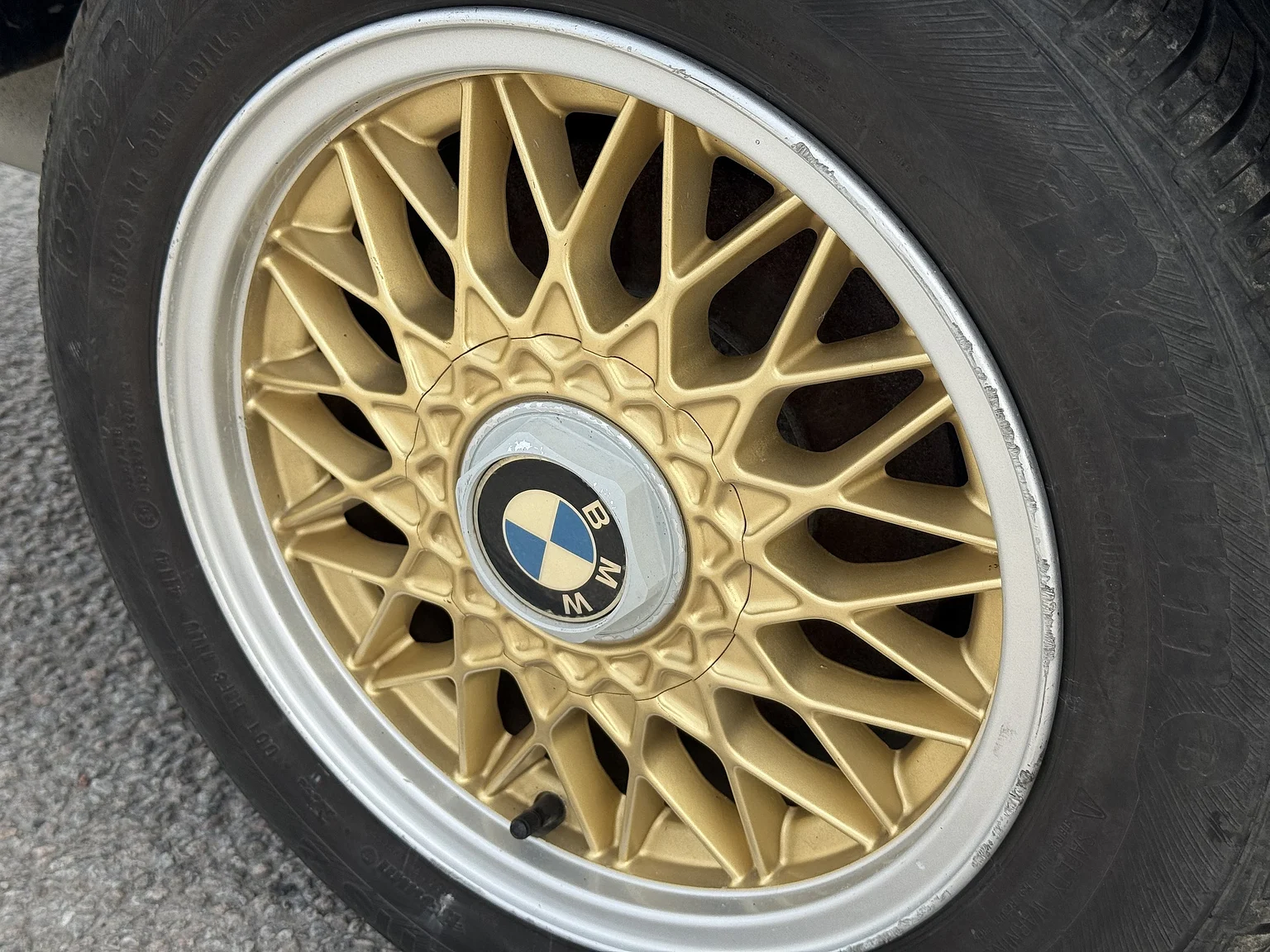 Aussenfoto 1970 BMW New Class 4-dörrars Sedan (69)