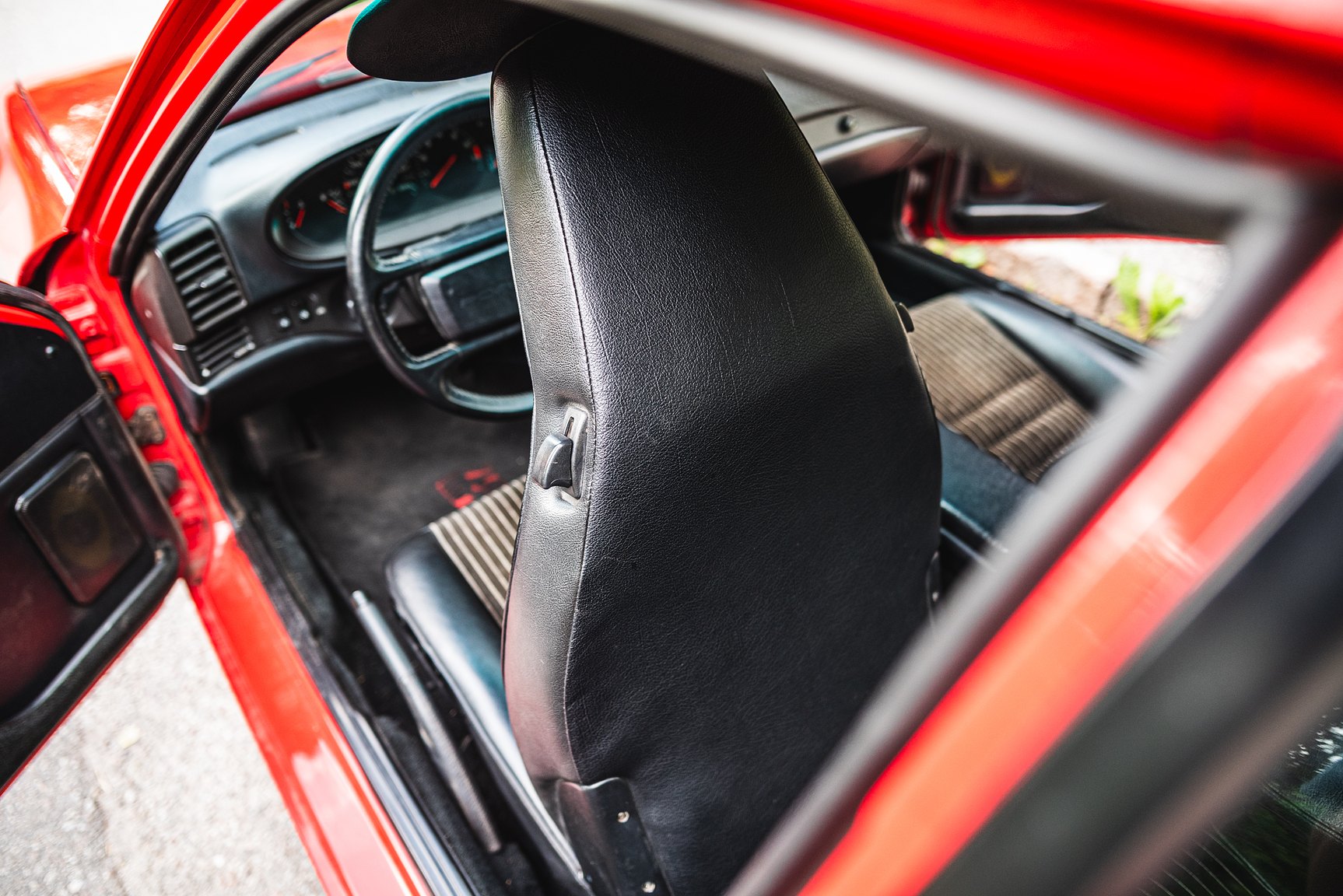 Interior image of 1988 Porsche 944