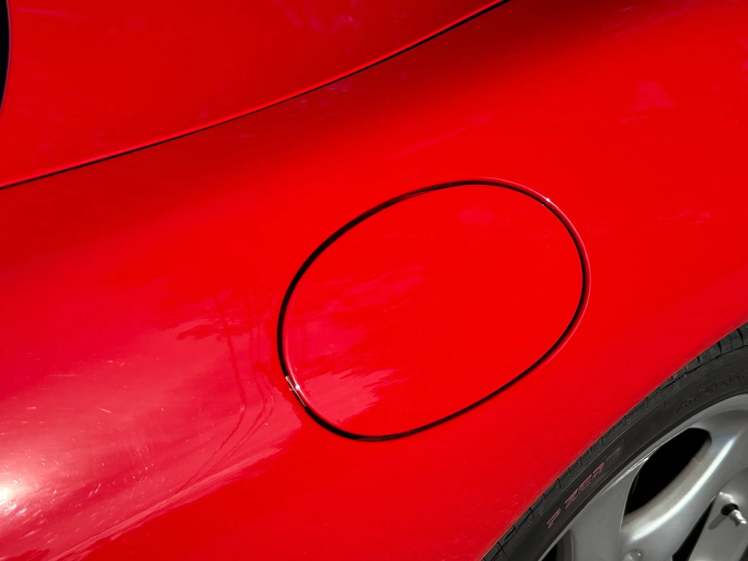 Exterior image of 1998 Porsche 911 Carrera (34)
