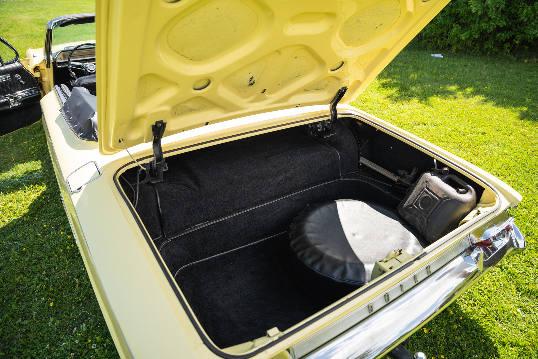 Innenraumfoto von 1961 Buick Electra 225 cab