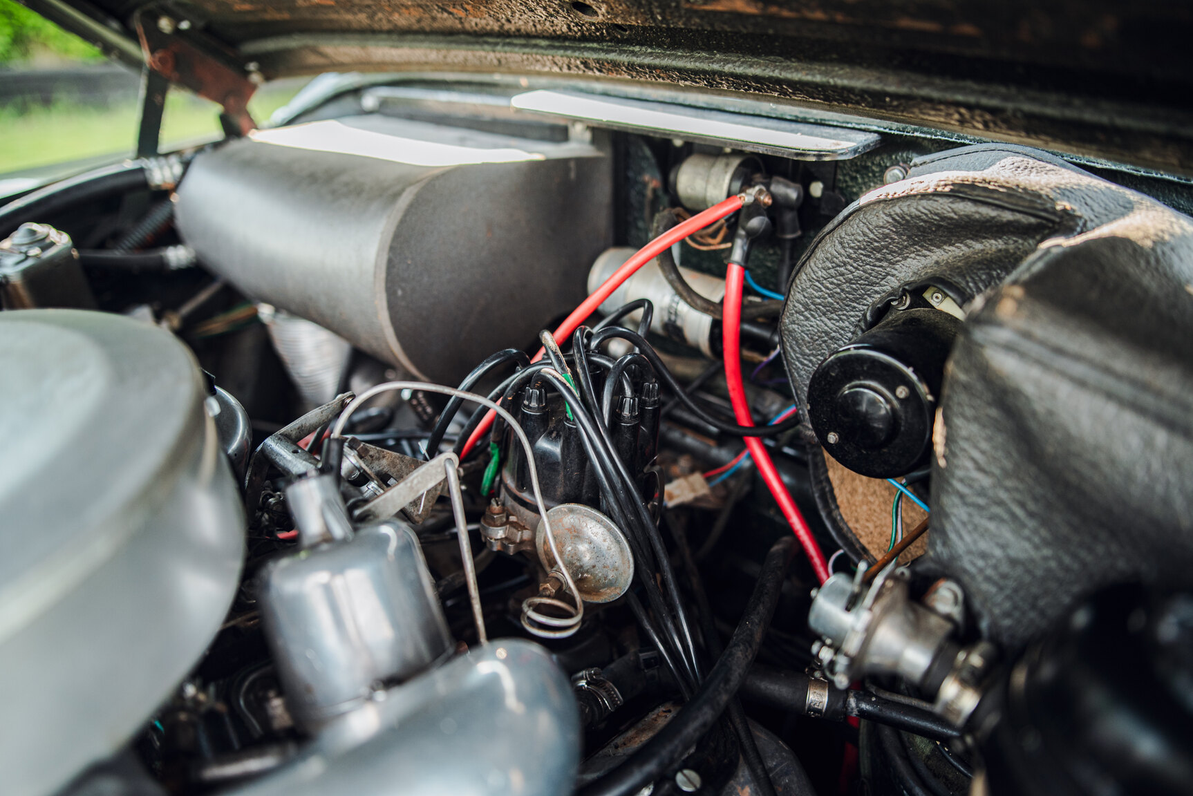 Image of 1965 Daimler 250 V8 mechanics