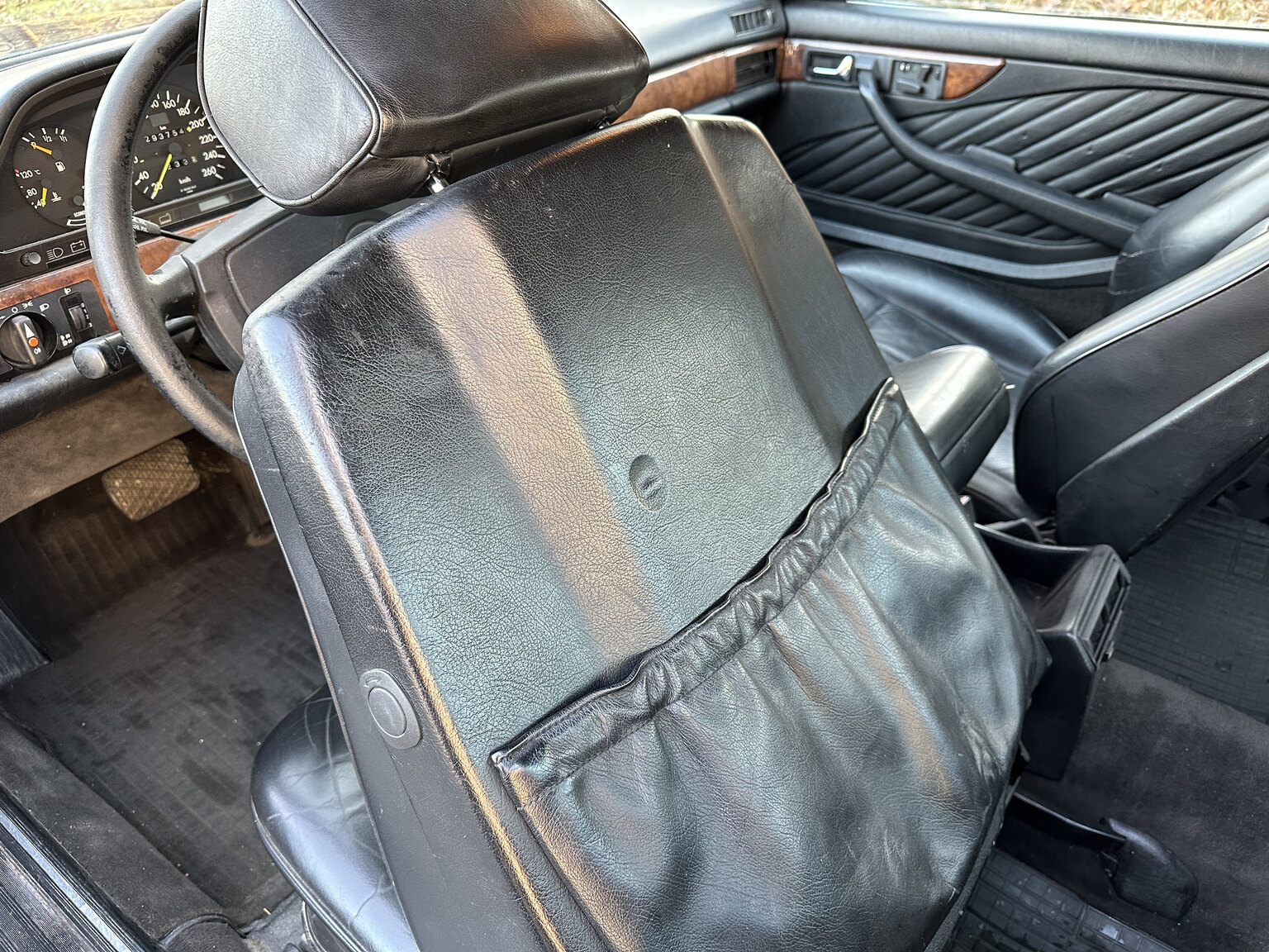Interiörbild 1988 Mercedes 560 SEC