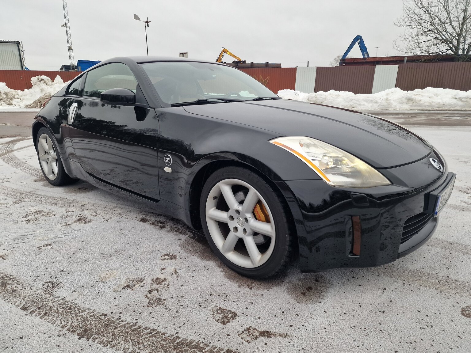 Exteriörbild på 2004 Nissan 350Z