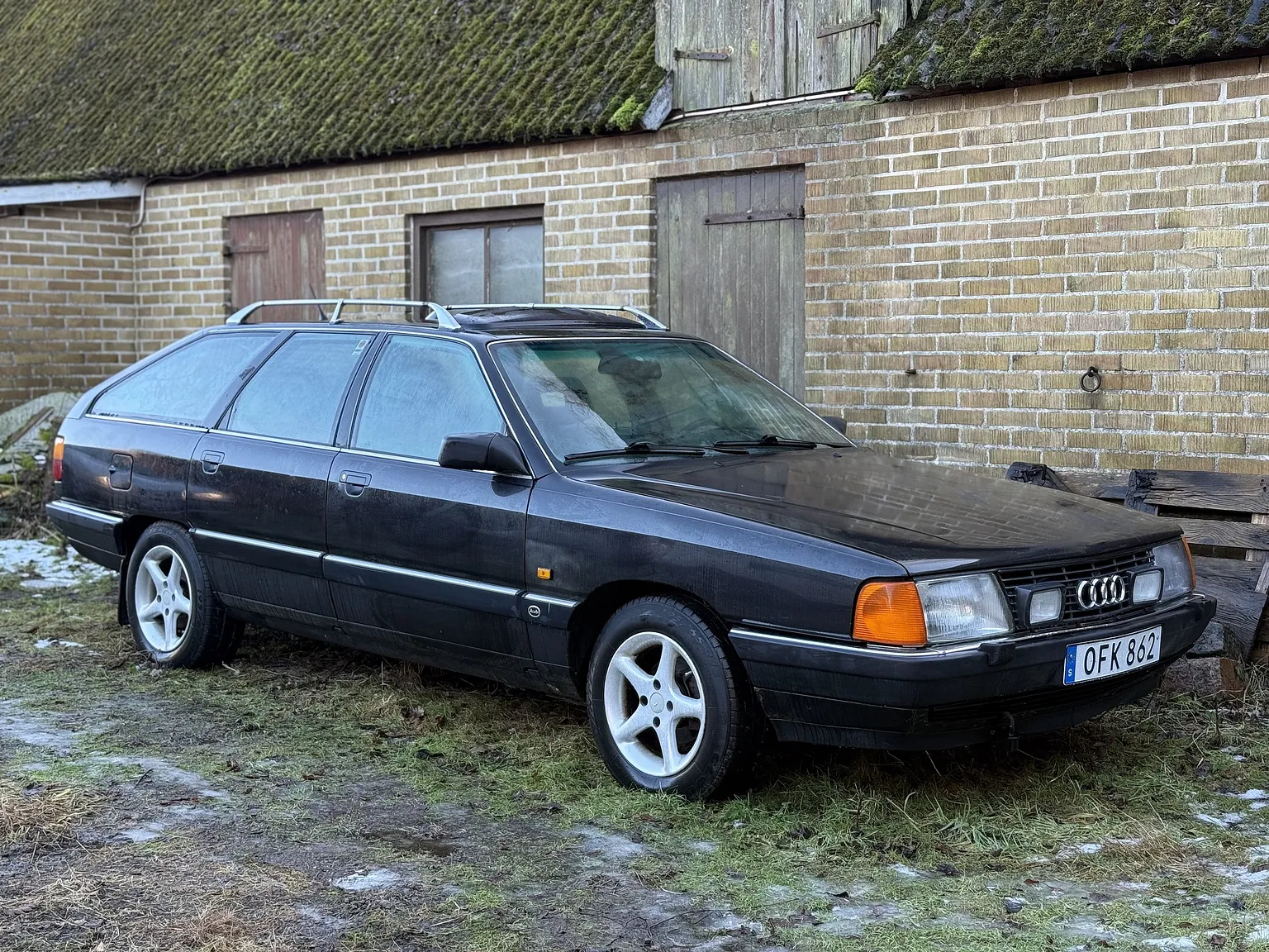 Exteriörbild på 1990 Audi 100 Avant (1)