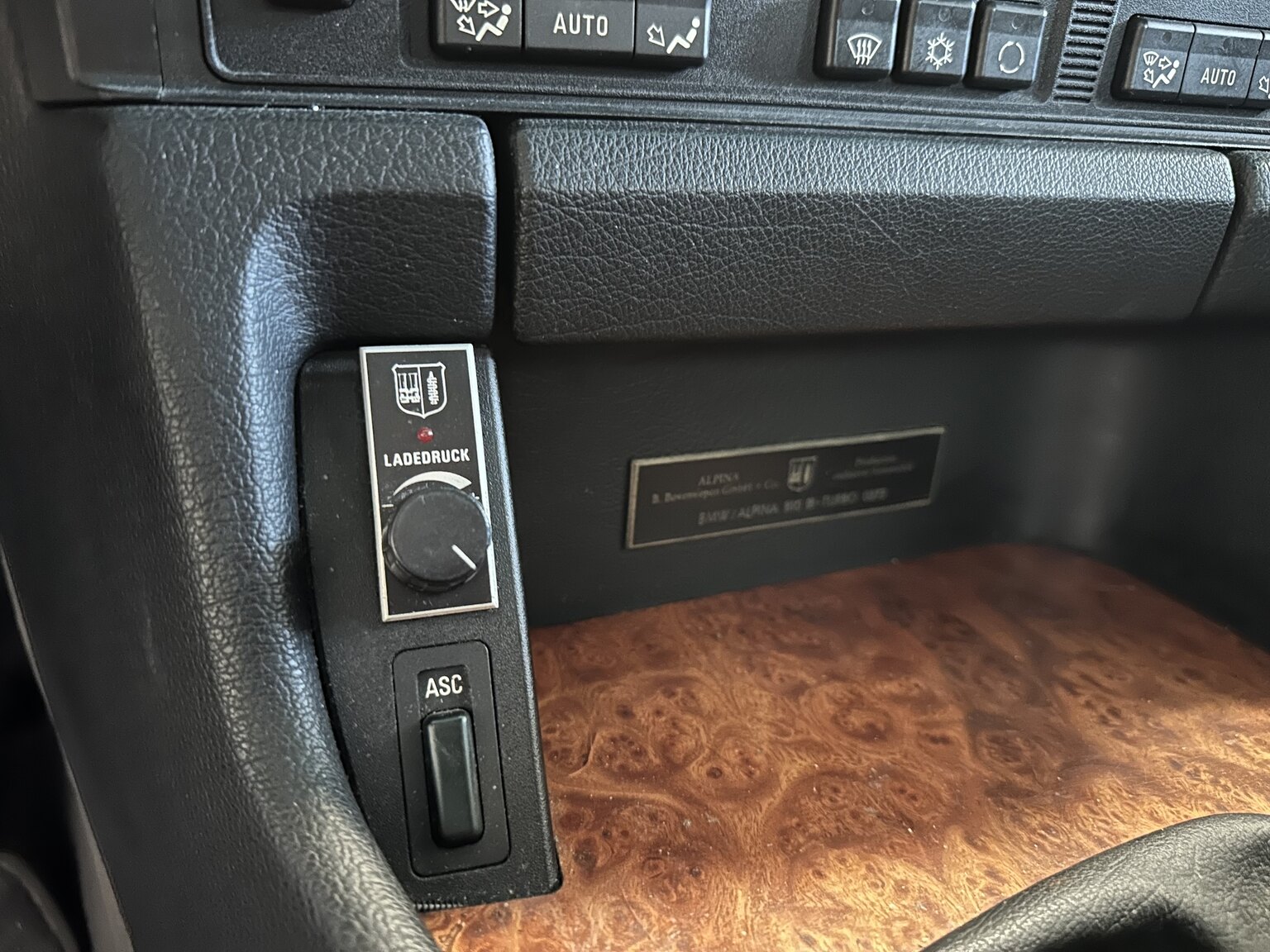 Innenraumfoto von 1991 ALPINA BMW ALPINA B10 BI-TURBO