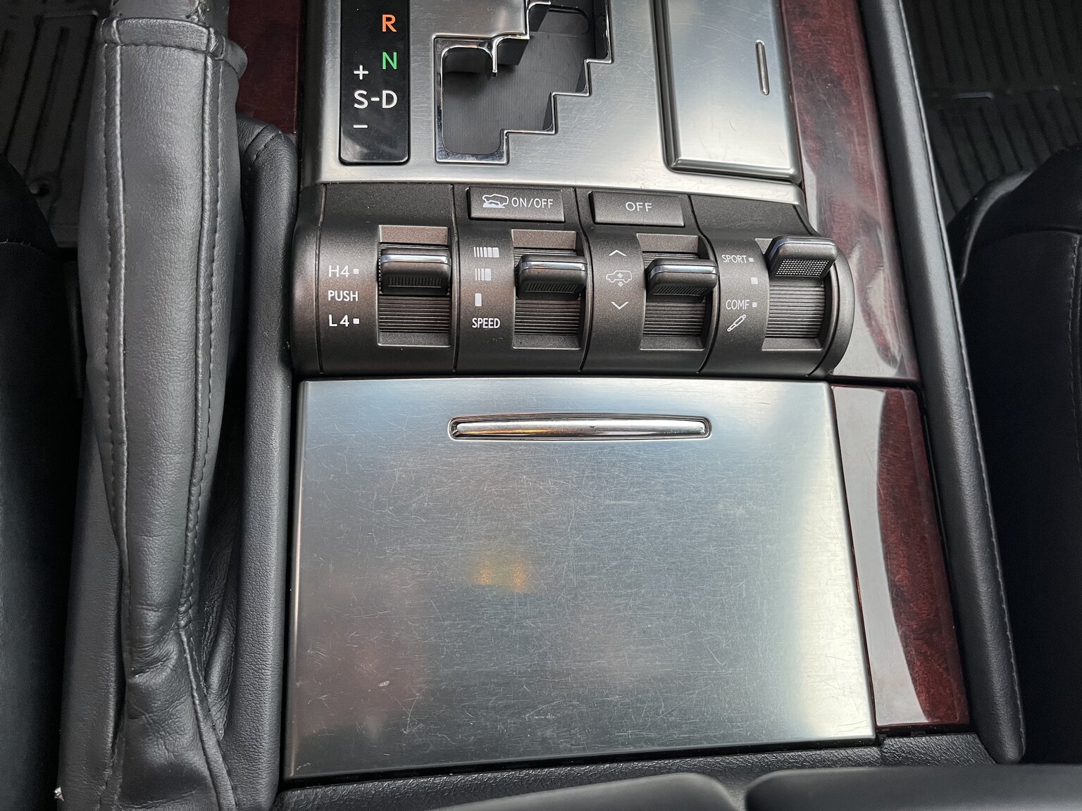 Interiörbild 2011 Lexus LX570