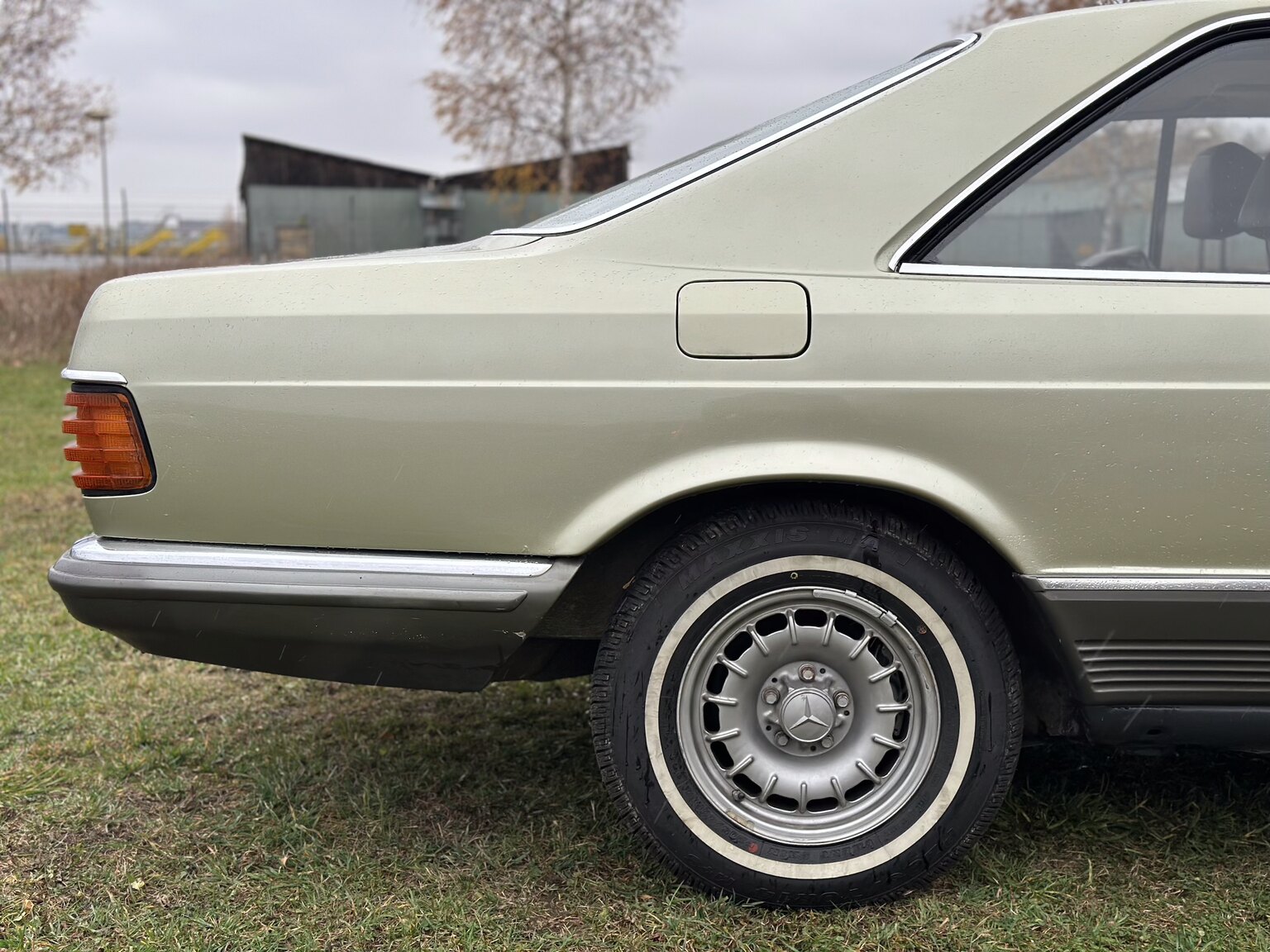 Exterior image of 1983 Mercedes-Benz 500 SEC