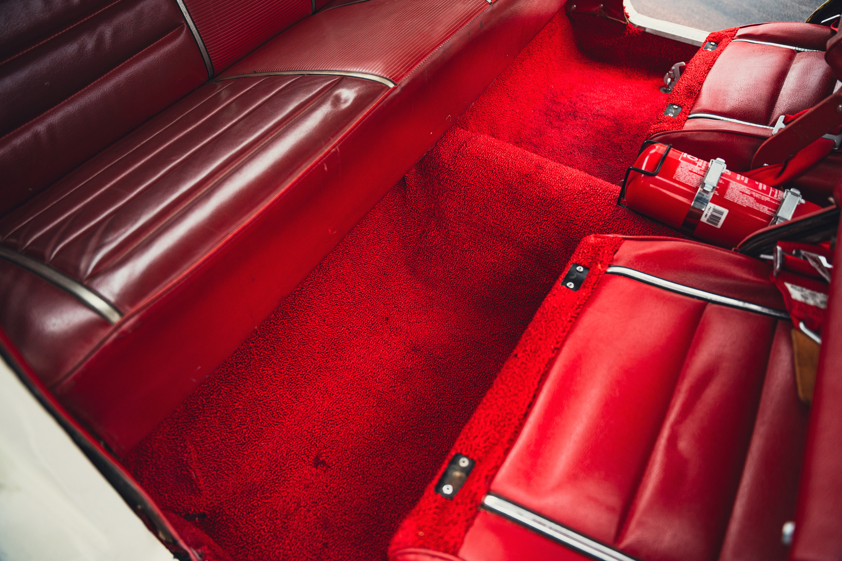 Innenraumfoto von 1964 Ford Fairlane 500 Sport Coupé (48)