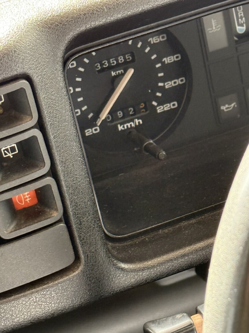 Interior image of 1988 Ford Fiesta XR2