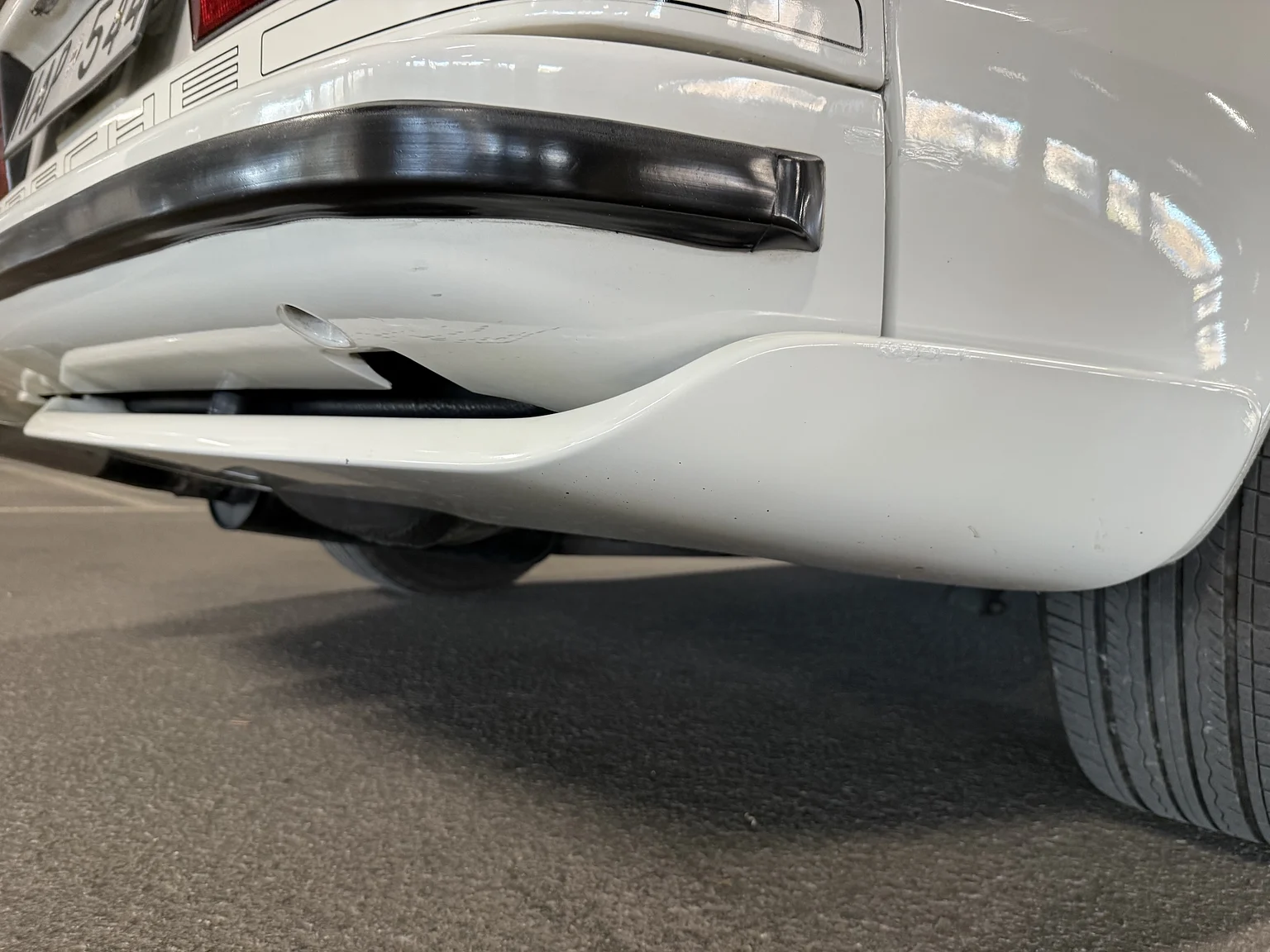 Exteriörbild på 1984 PORSCHE 944 Targa (70)