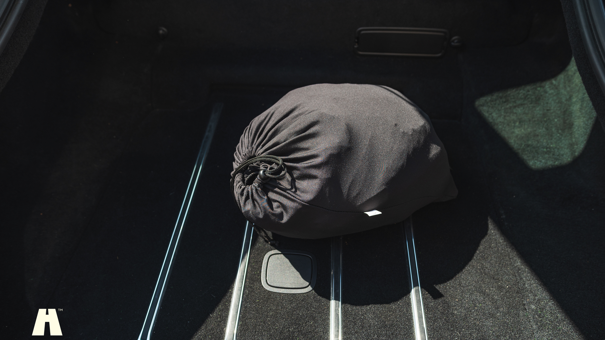 Interior image of 2008 Jaguar XKR (83)