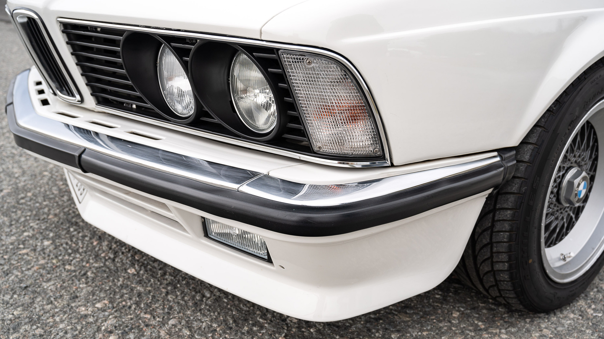 Exterior image of 1983 BMW 635 CSi