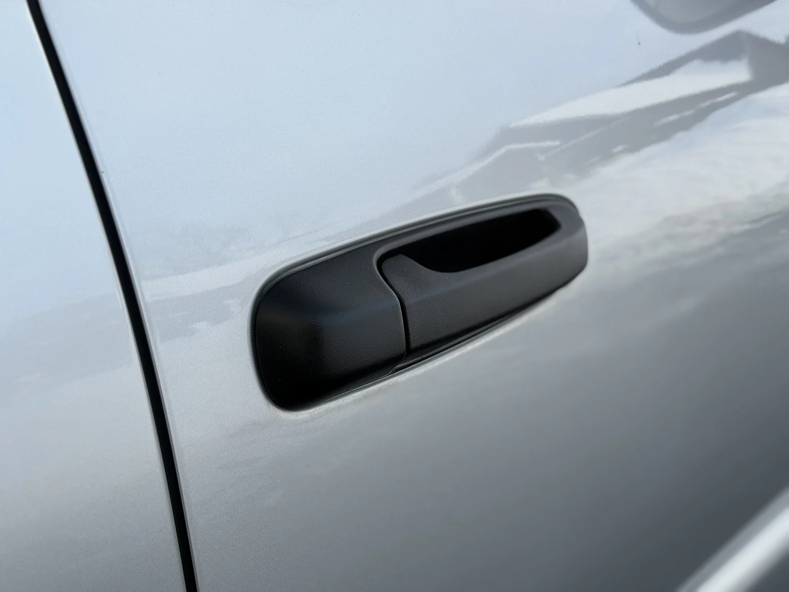 Exterior image of 2005 Dodge RAM SRT-10 Regular Cab Manual  (24)