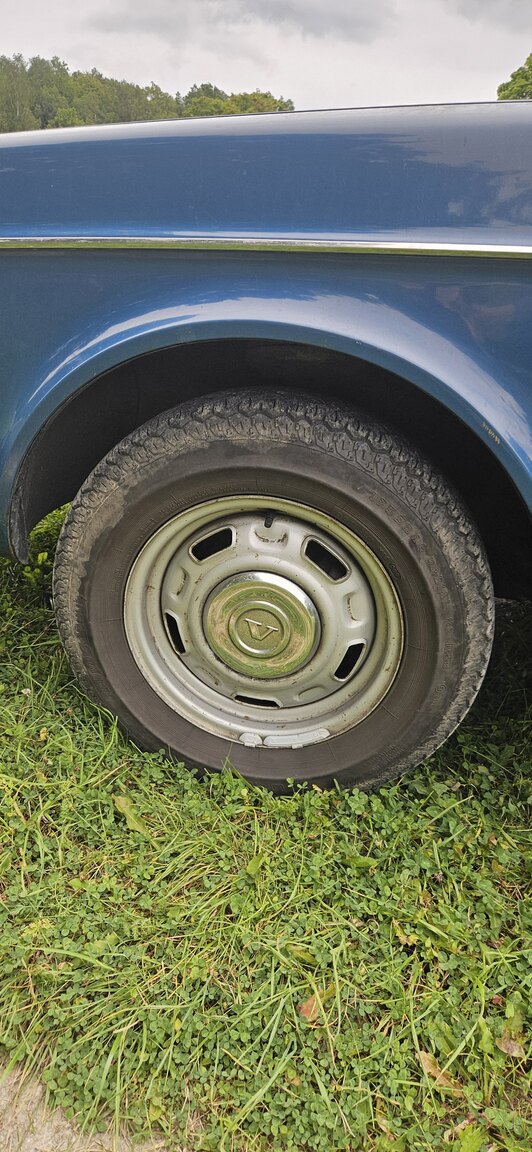 Exterior image of 1977 Volvo 242