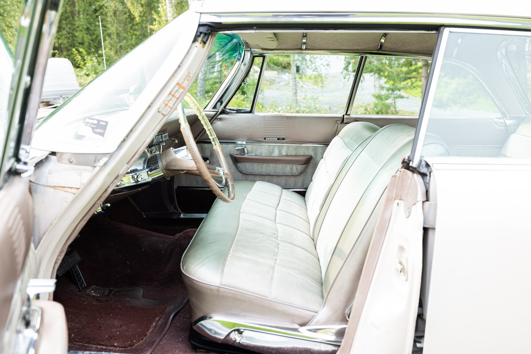 Interior image of 1962 Chrysler New Yorker