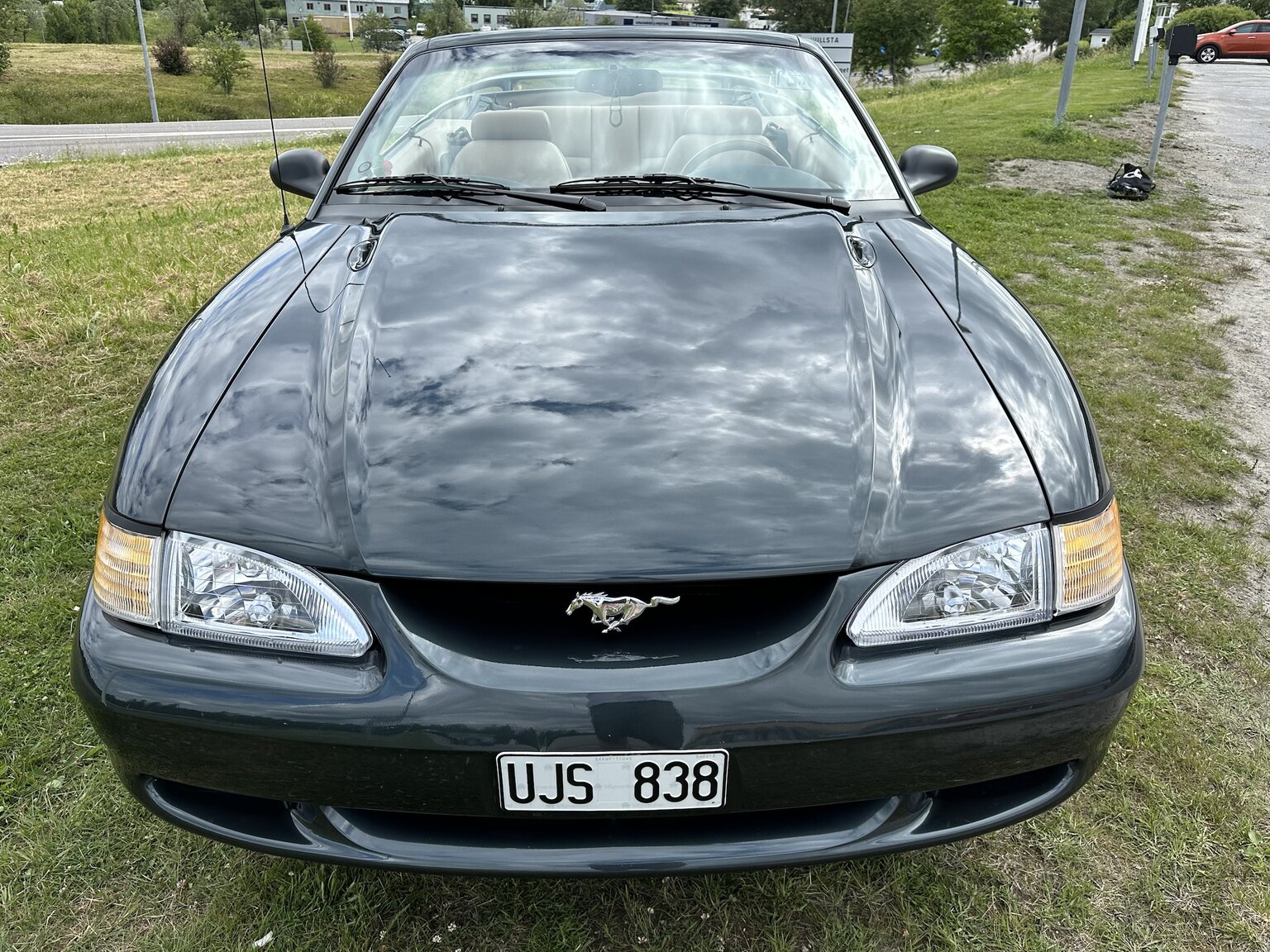 Exterior image of 1998 Ford Mustang GT Convertible